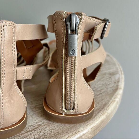 Lucky Brand Flat Gladiator Strappy Ankle Strap Sandals Sz 6 Light Tan NWOB - Picture 7 of 8